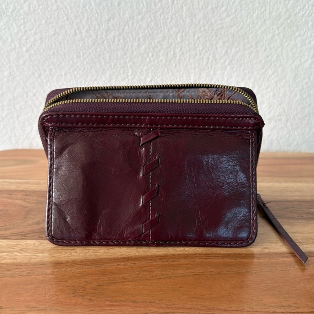 🧹 HOBO Purple Leather Wallet